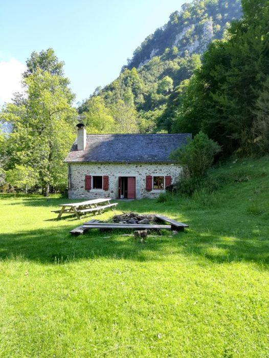 Les Chalets De La Foret D'Issaux Osse-en-Aspe Екстериор снимка