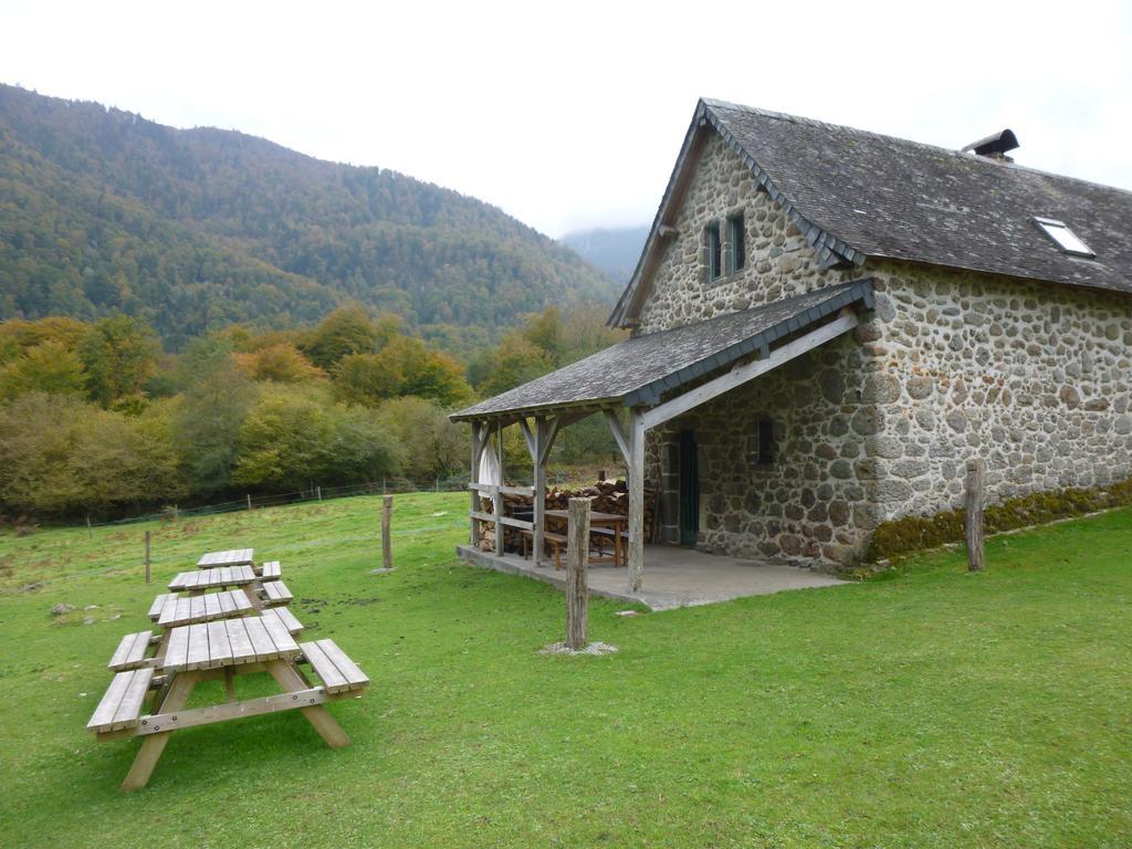 Les Chalets De La Foret D'Issaux Osse-en-Aspe Екстериор снимка