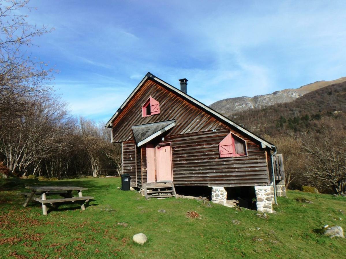 Les Chalets De La Foret D'Issaux Osse-en-Aspe Екстериор снимка